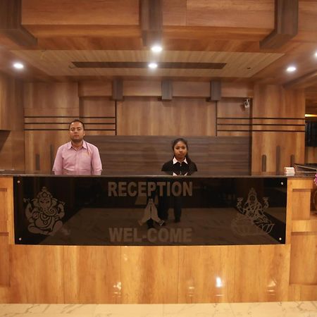 Hotel Royal Safari Chitwan Exterior foto